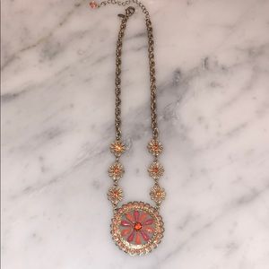 NWOT Gorgeous Soft Gold & 🍊 color Necklace